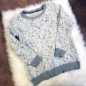hinge from Nordstrom white and grey sweater